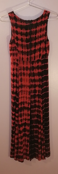 Sleeveless Fitted Maxi Dress - Picture 2 of 3